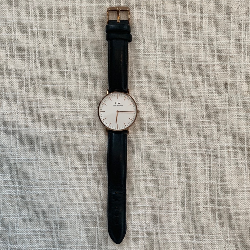 Daniel Wellington Watch Women Rose Gold Tone Leather Band